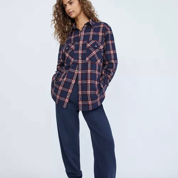 Aritzia TNA oversized plaid button down flannel shirt. Size XS. - Picture 5 of 5